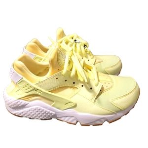Nike Women's Sneakers in Yellow and White